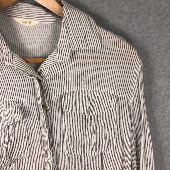 Sim & Sam Grey White Striped Cropped Long Sleeve Tee Size Large - Picture 2 of 6